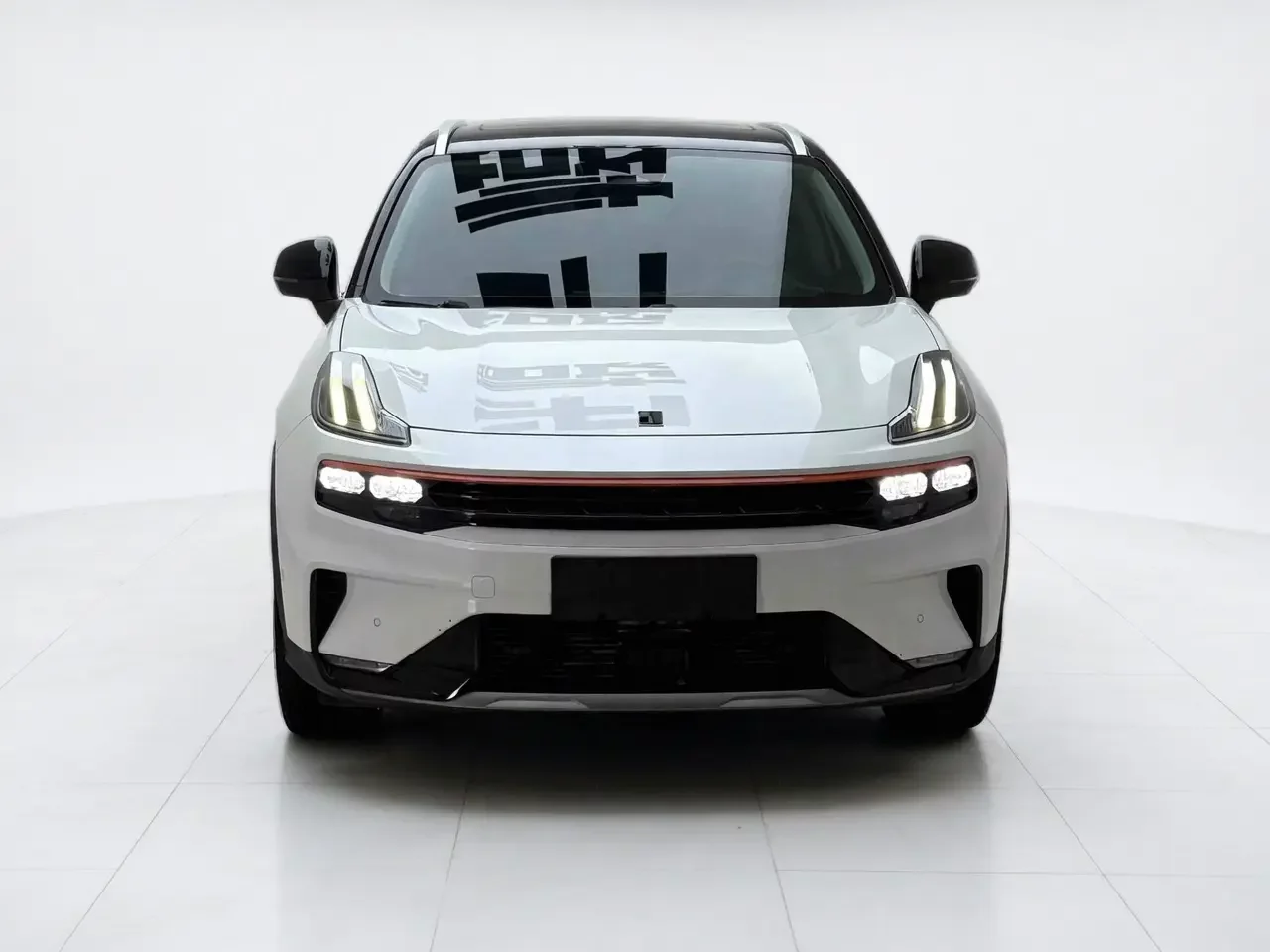 Lynk & Co 06