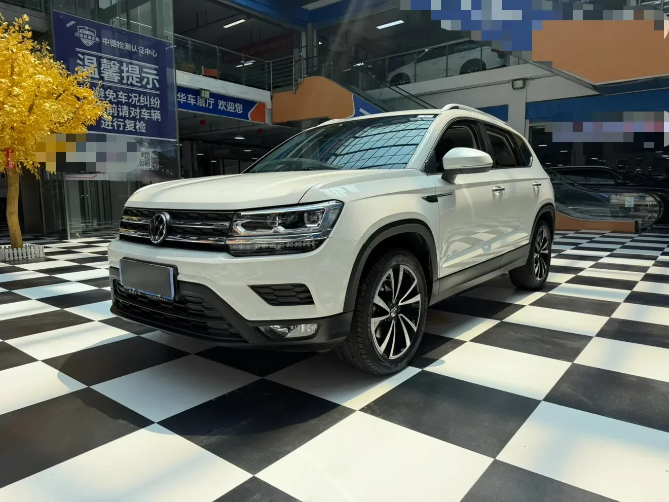 VOLKSWAGEN THARU