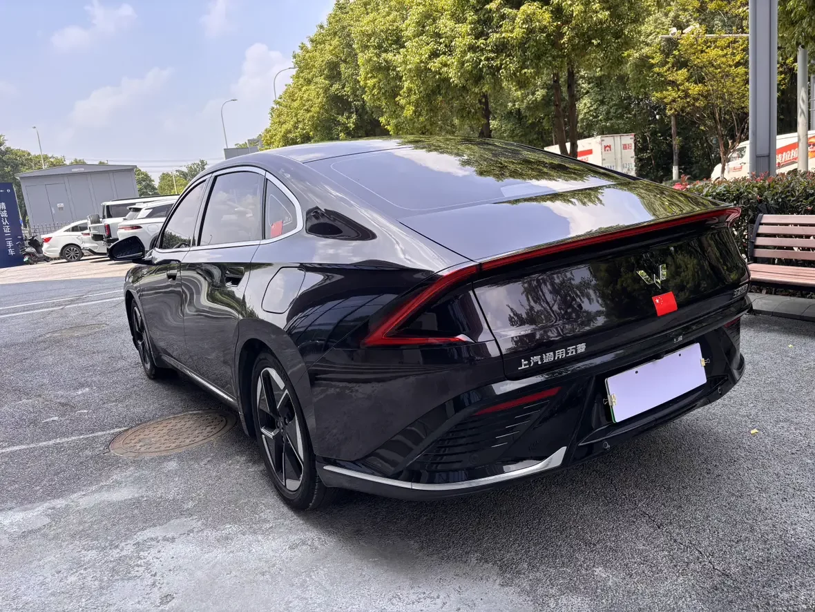 Wuling Starlight PHEV