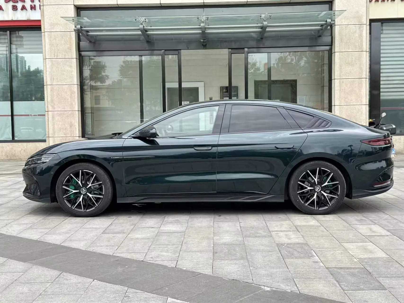 BYD Han EV