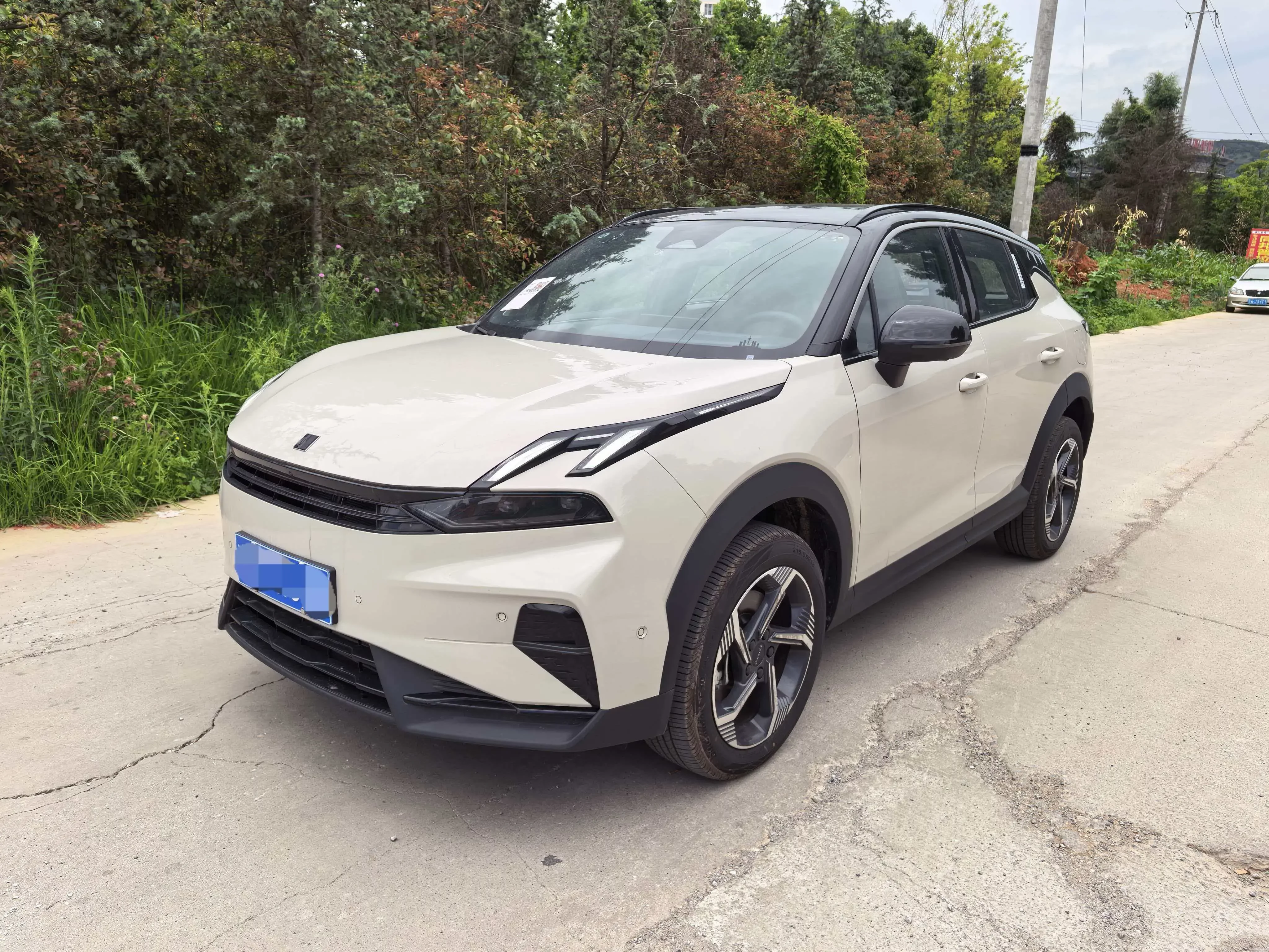 Lynk & Co 06
