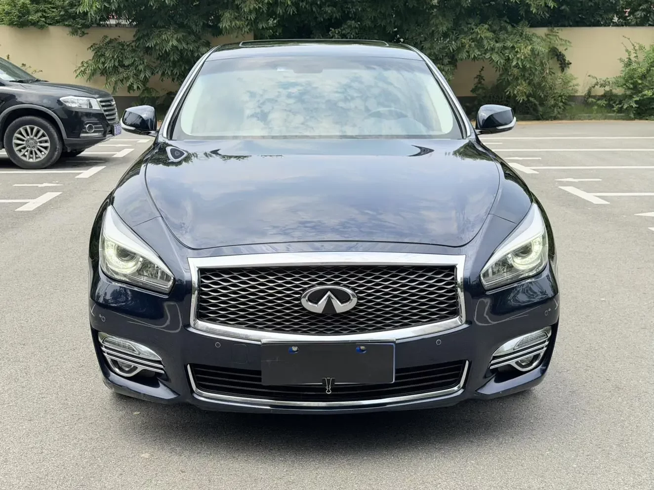 Infiniti Q70