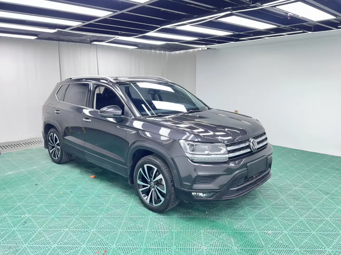 Volkswagen Tharu