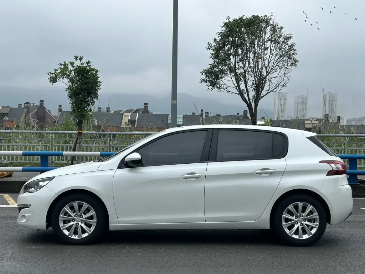 Peugeot 308S