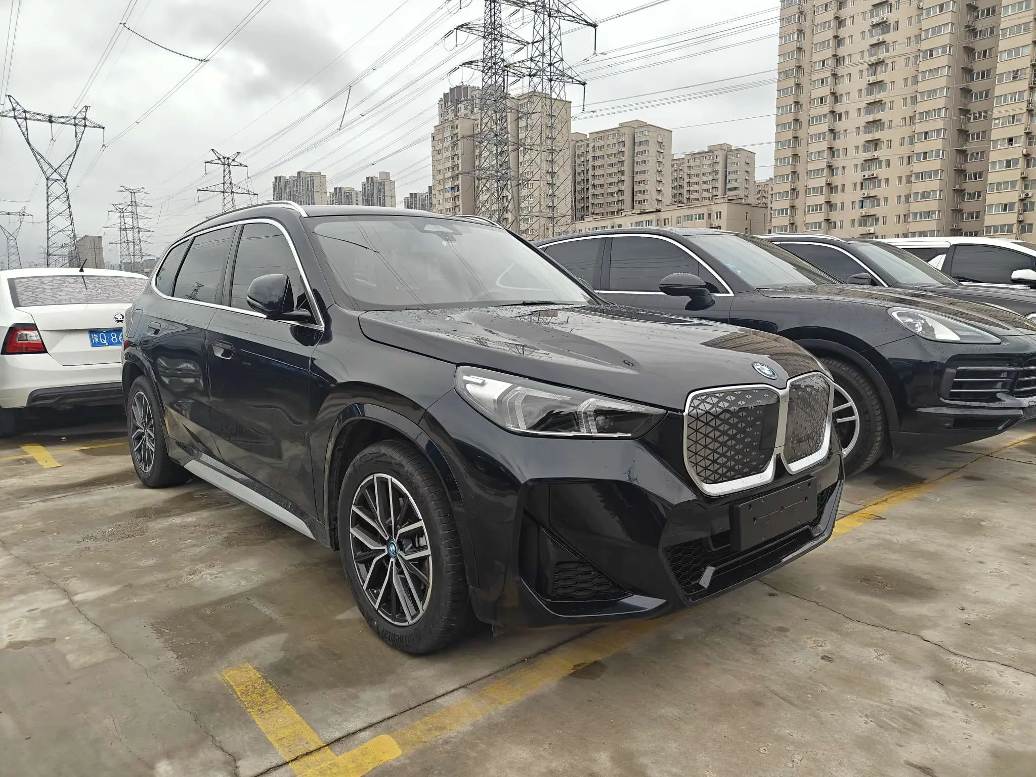 BMW iX1