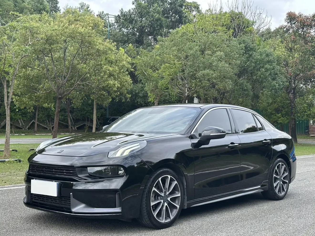 Lynk & Co 03