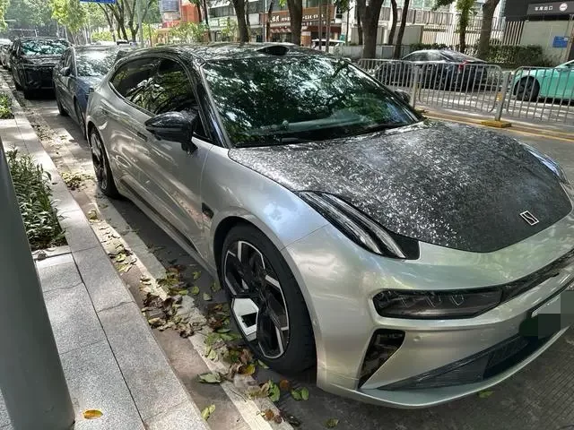 ZEEKR 001