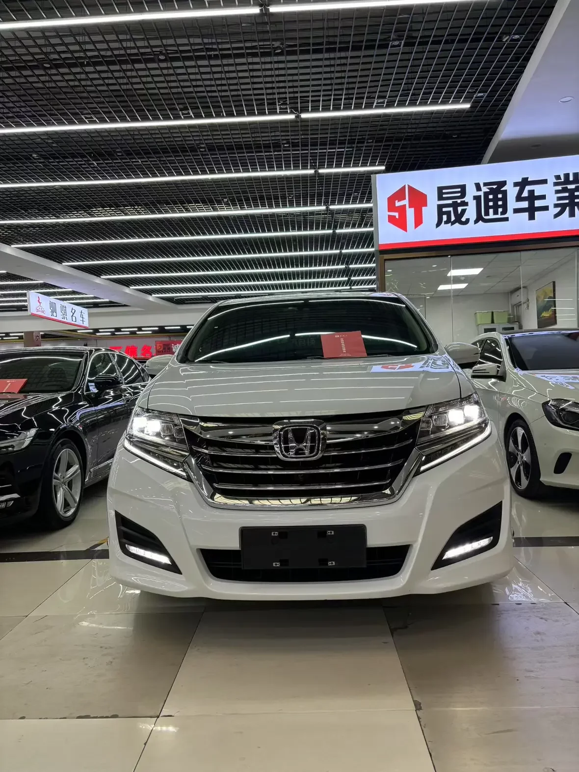 Honda Elysion (Alison)  из Китая