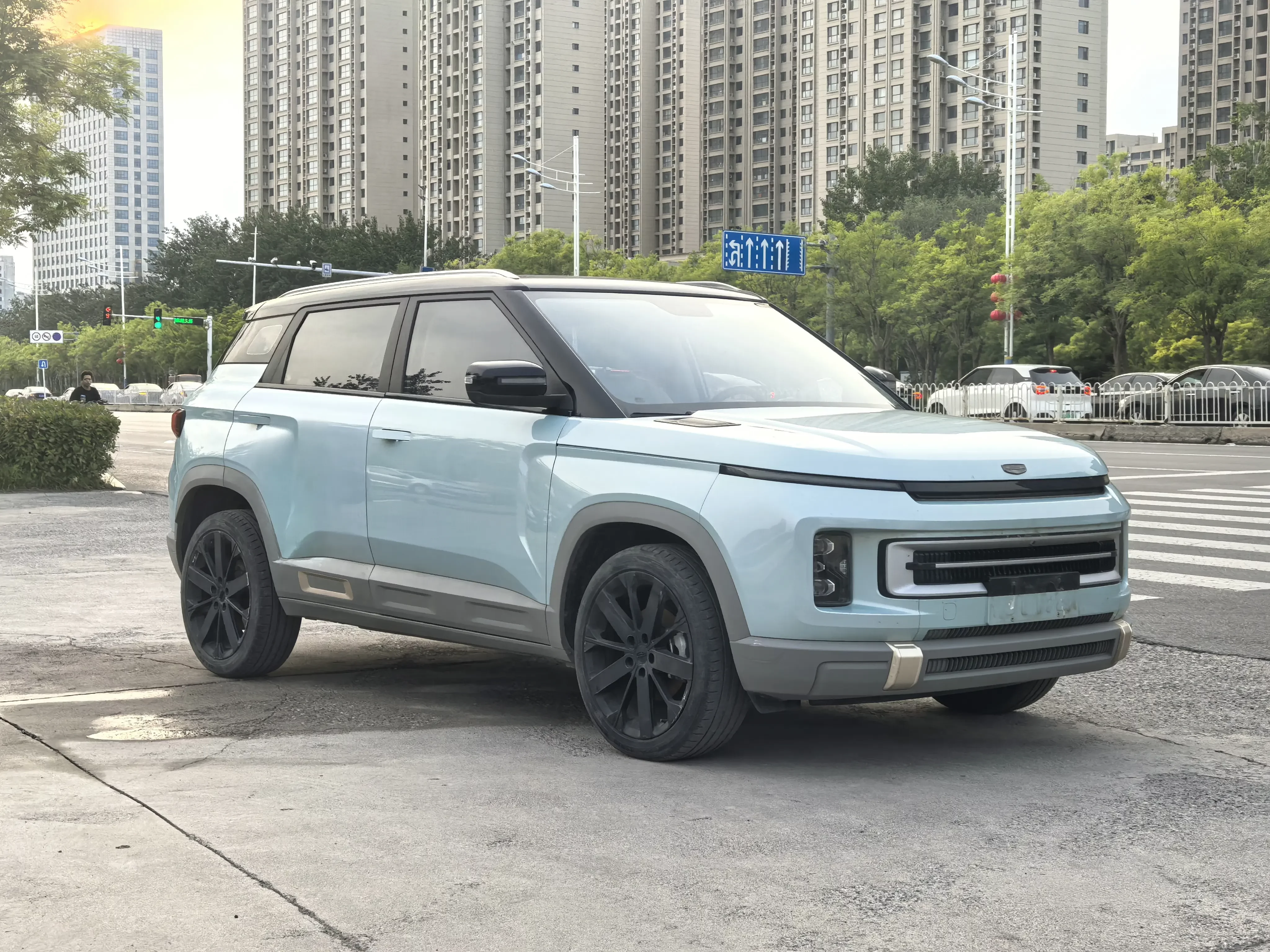 Geely ICON