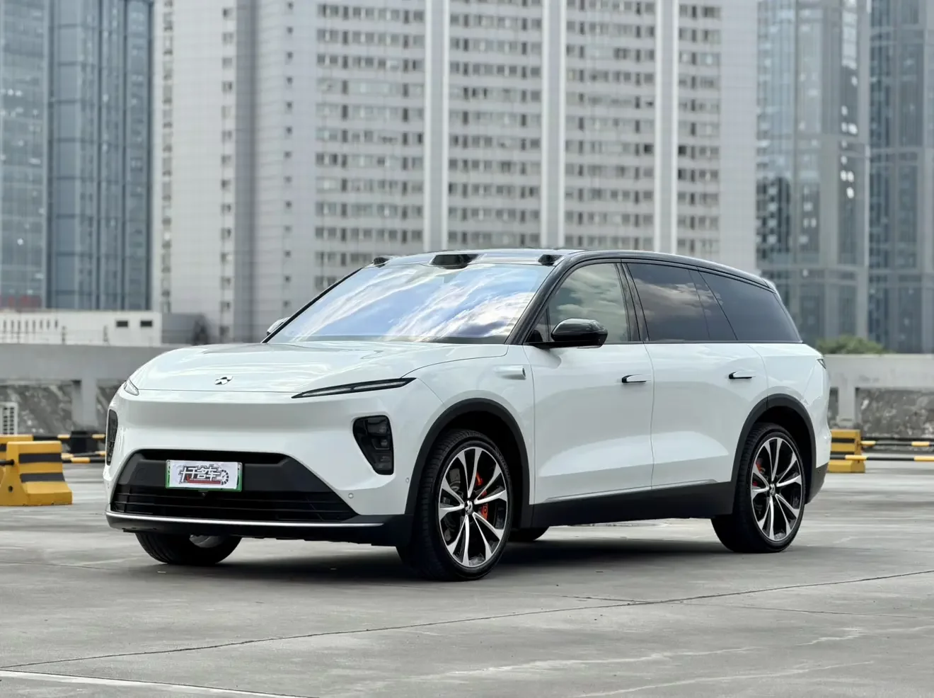 NIO ES8