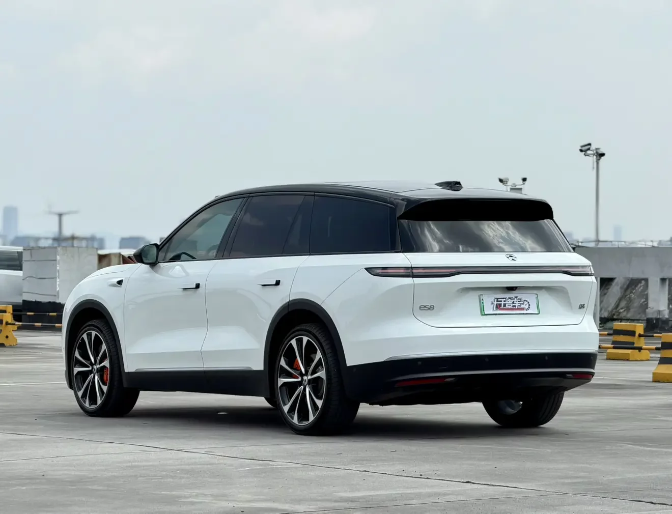 NIO ES8