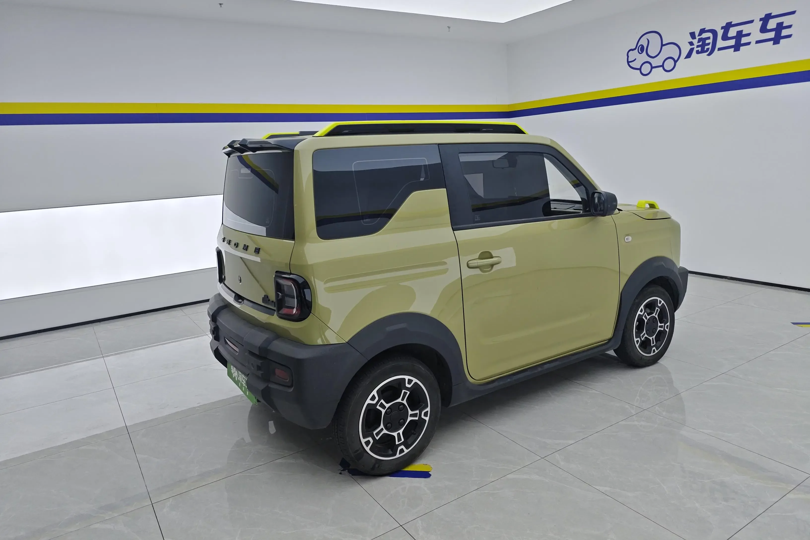 Geely panda