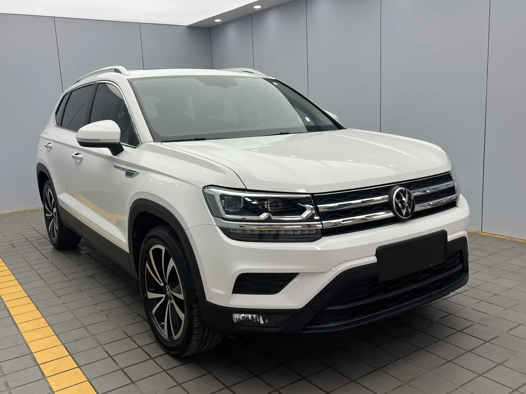 Volkswagen Tharu