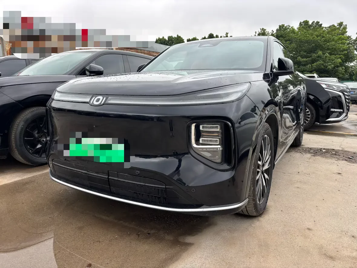 Changan Qiyuan Q07  из Китая