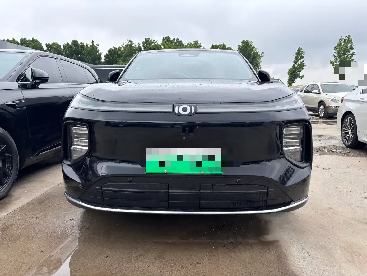 Changan Qiyuan Q07  из Китая