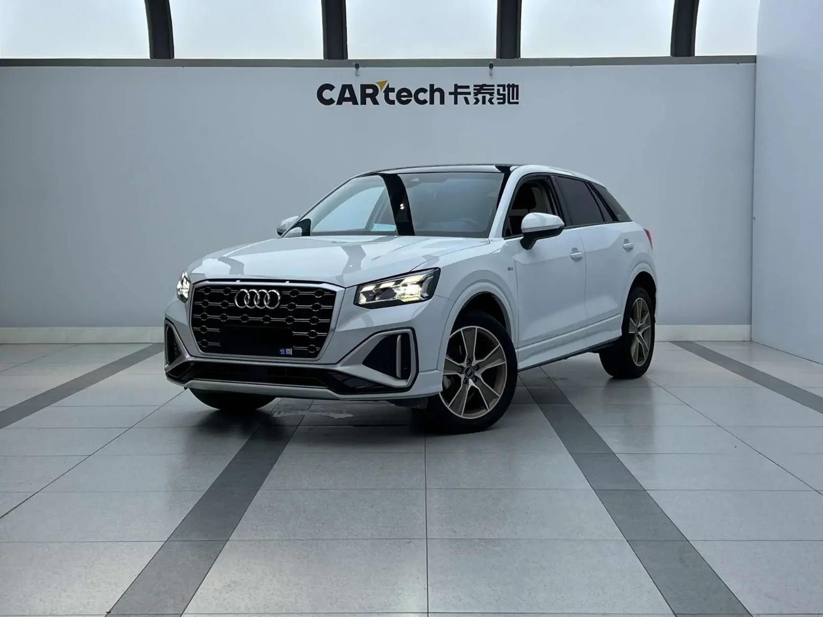 Audi Q2L