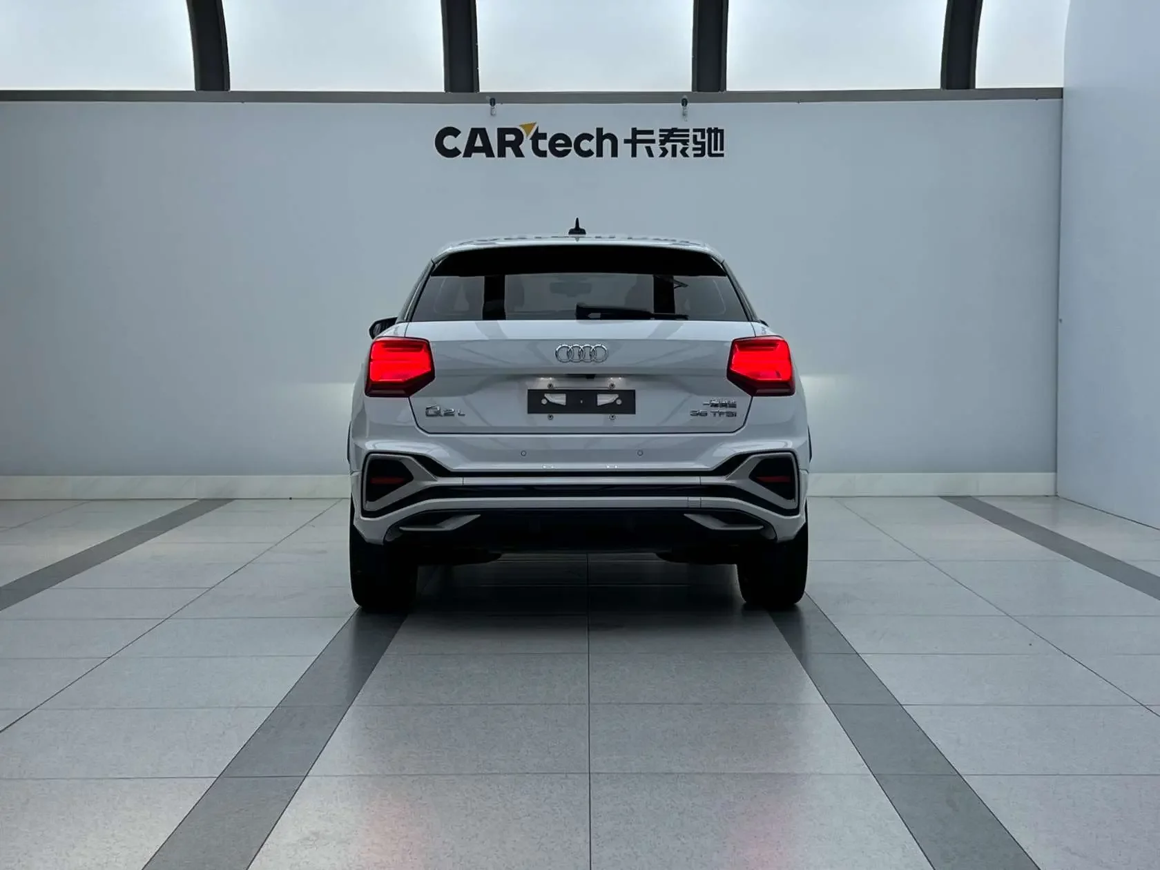 Audi Q2L