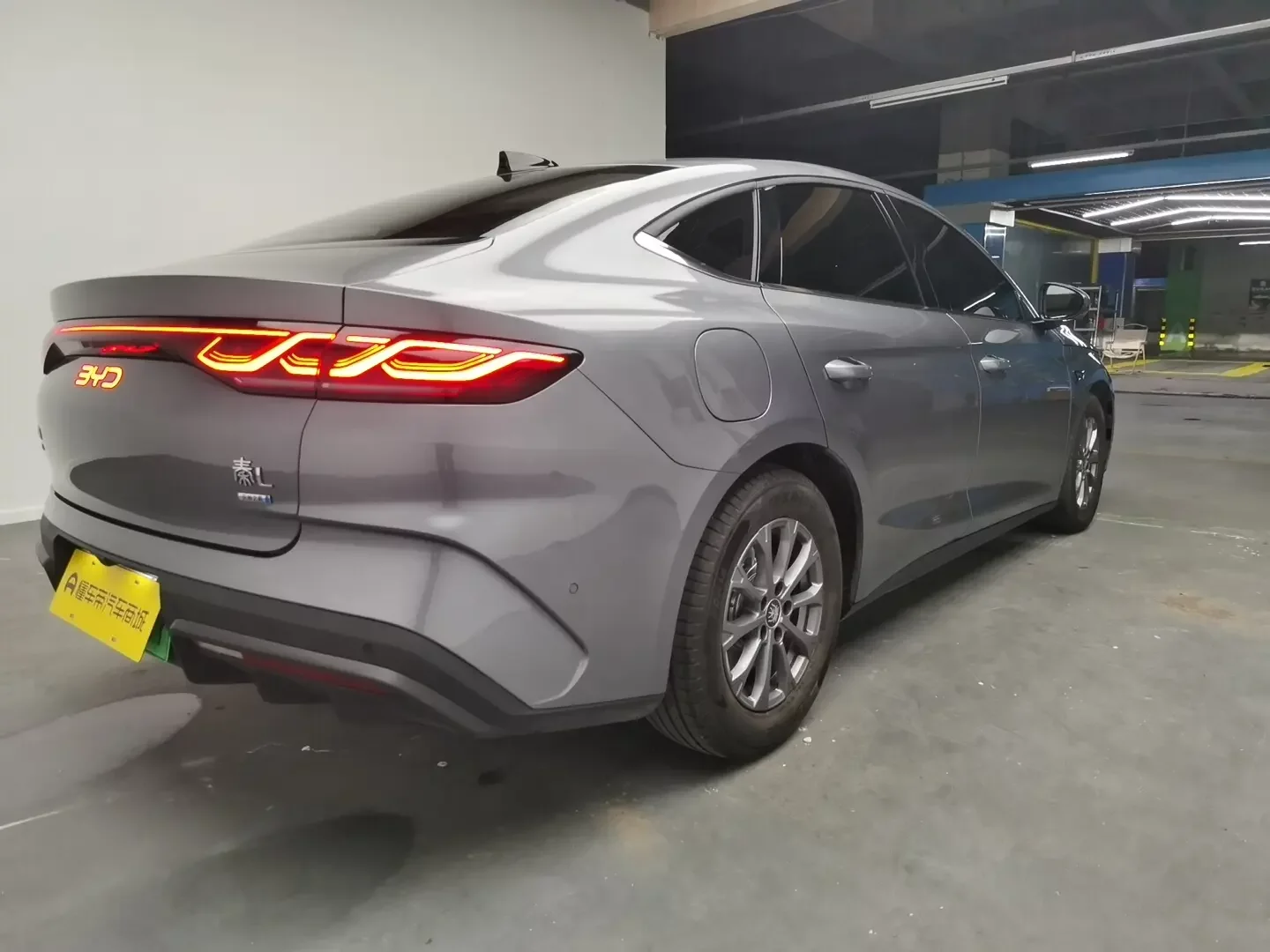 BYD Qin L DM