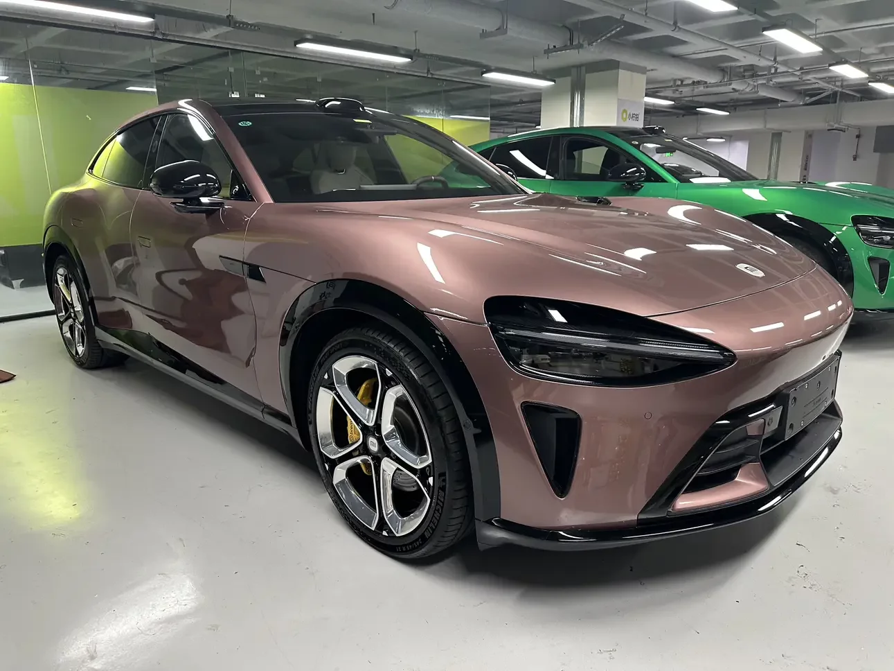 Xiaomi car Xiaomi YU7  из Китая