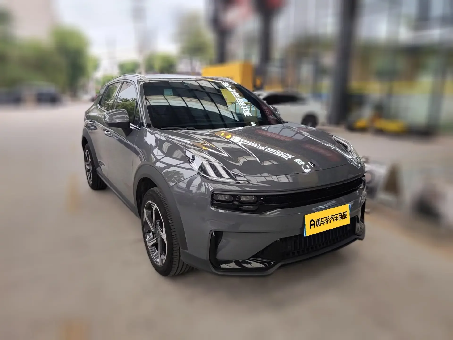Lynk & Co 06