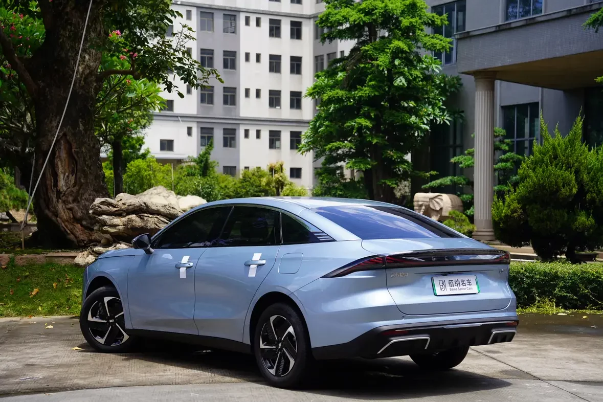 Geely Galaxy L6