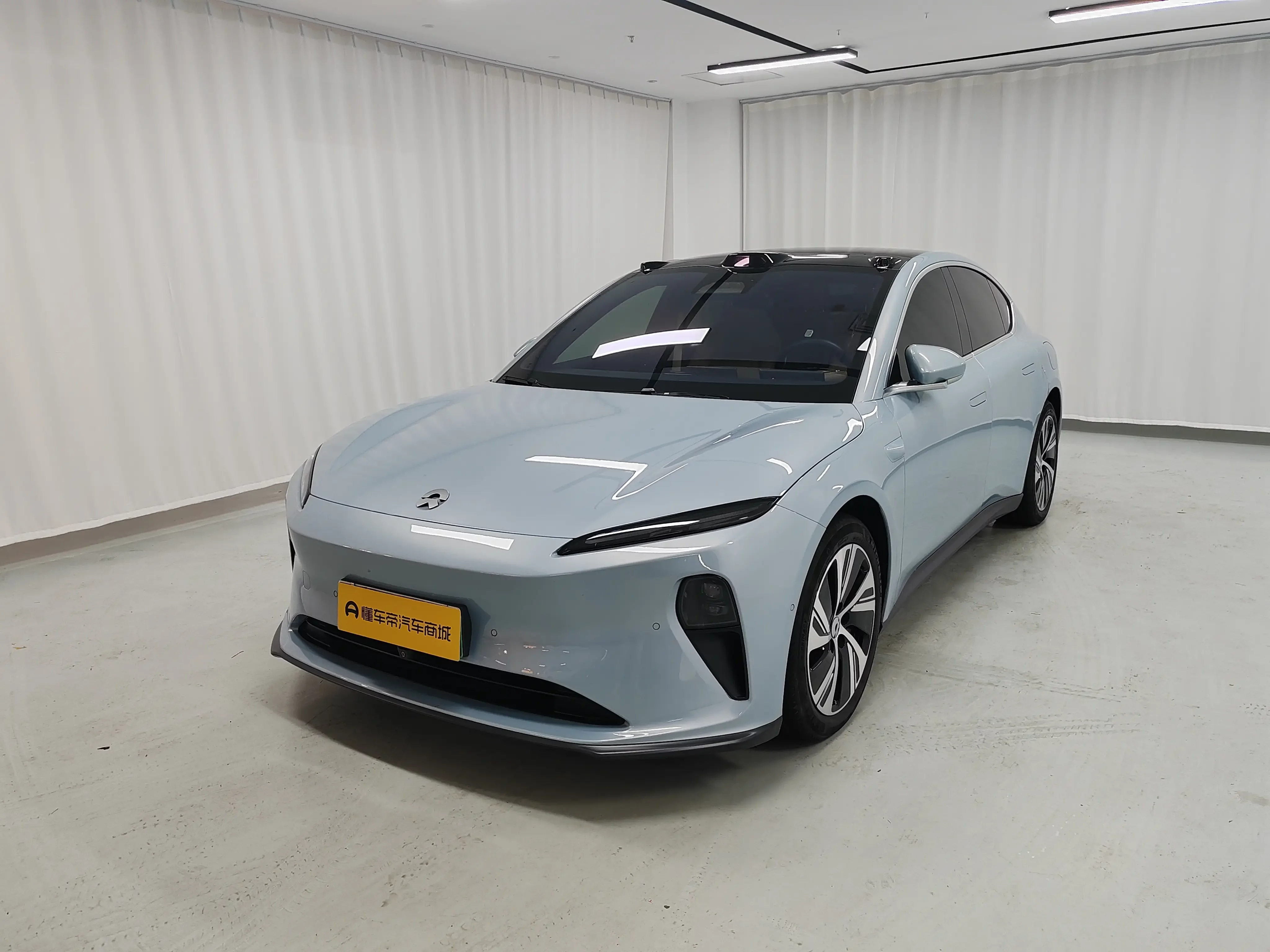 NIO ET5  из Китая