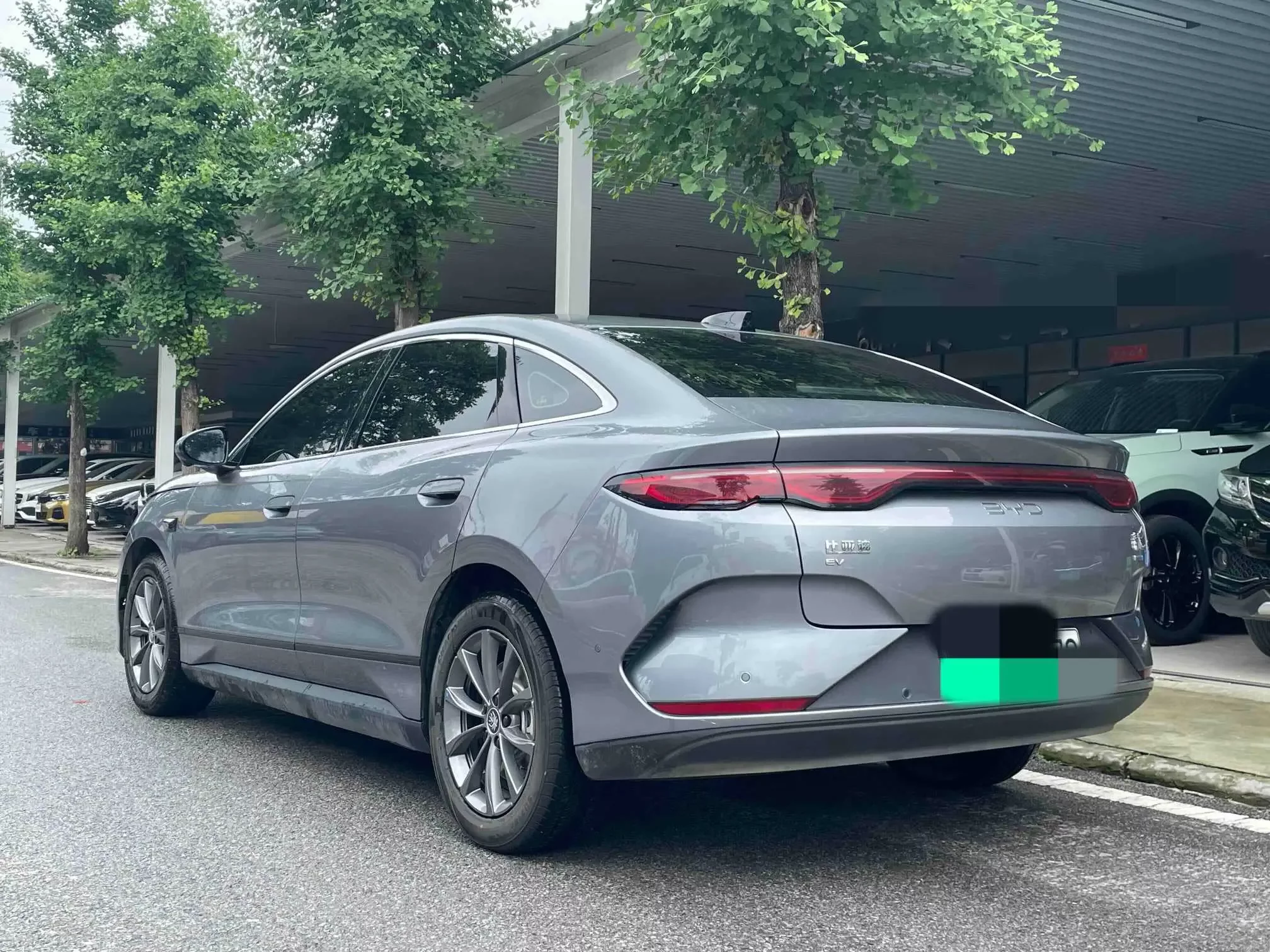 BYD Qin L EV