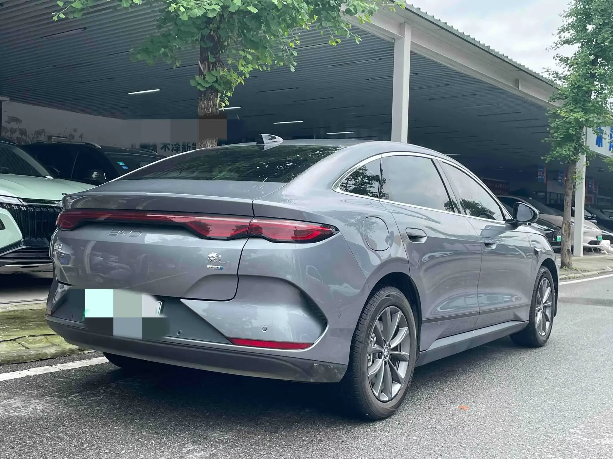 BYD Qin L EV