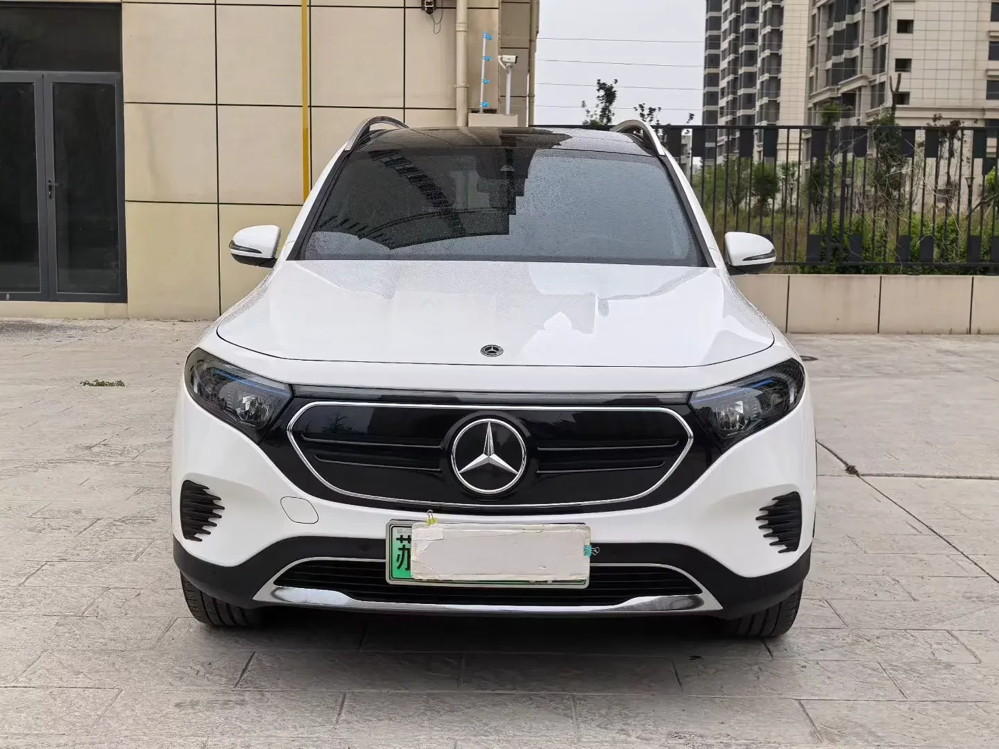 Mercedes-Benz EQB