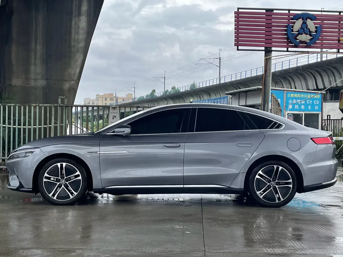 BYD Han EV