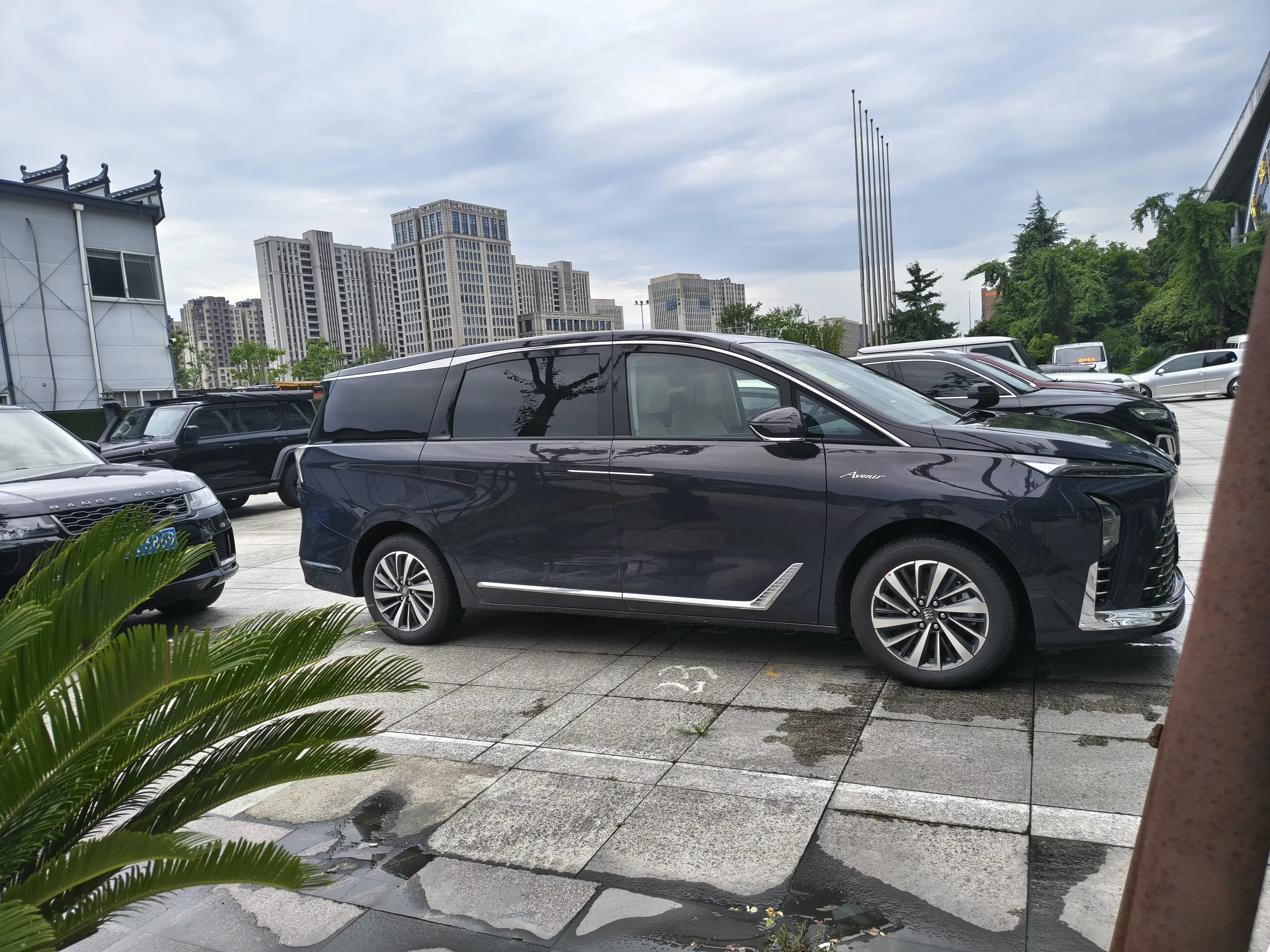 Buick GL8 PHEV