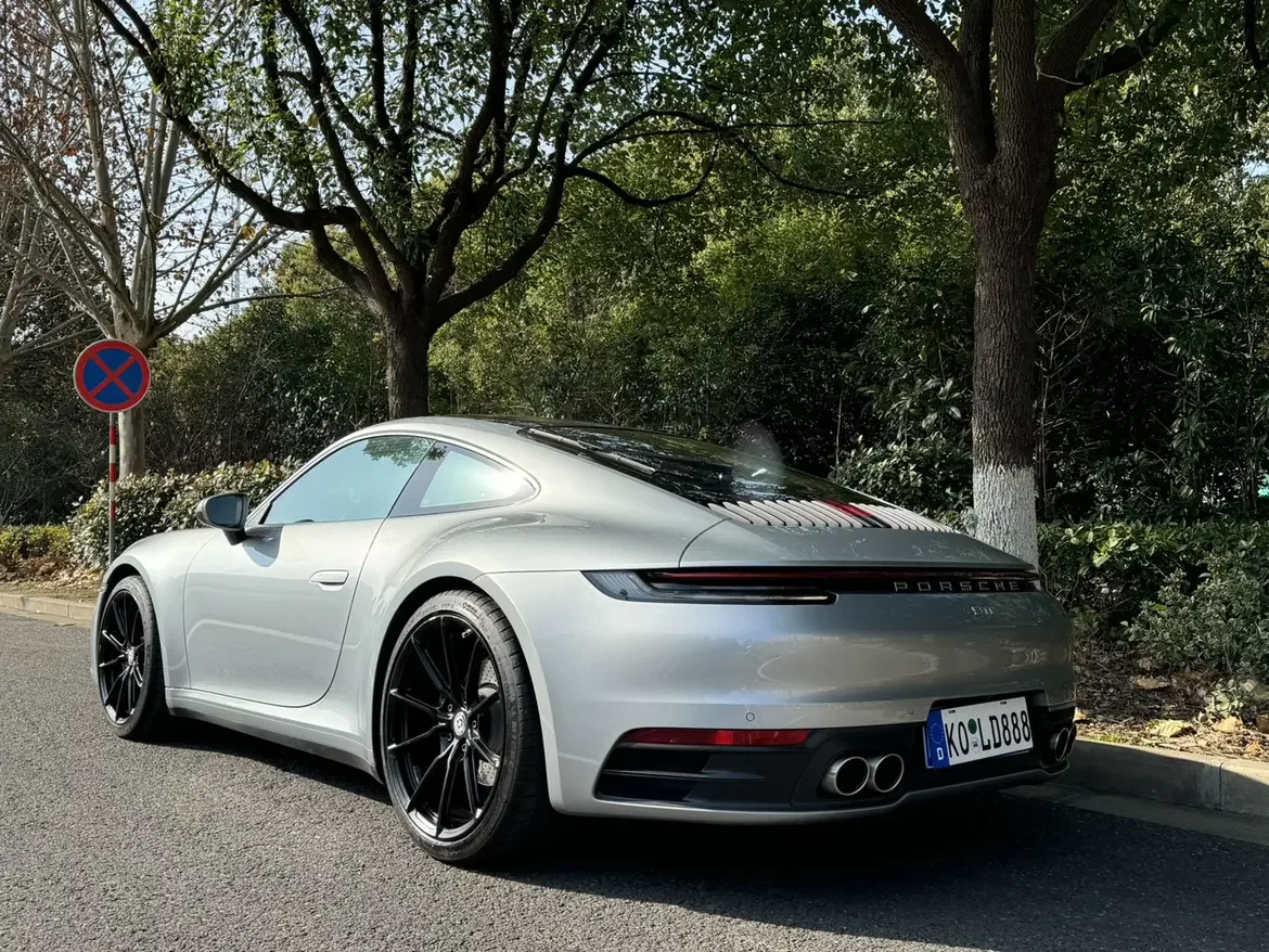 Porsche 911