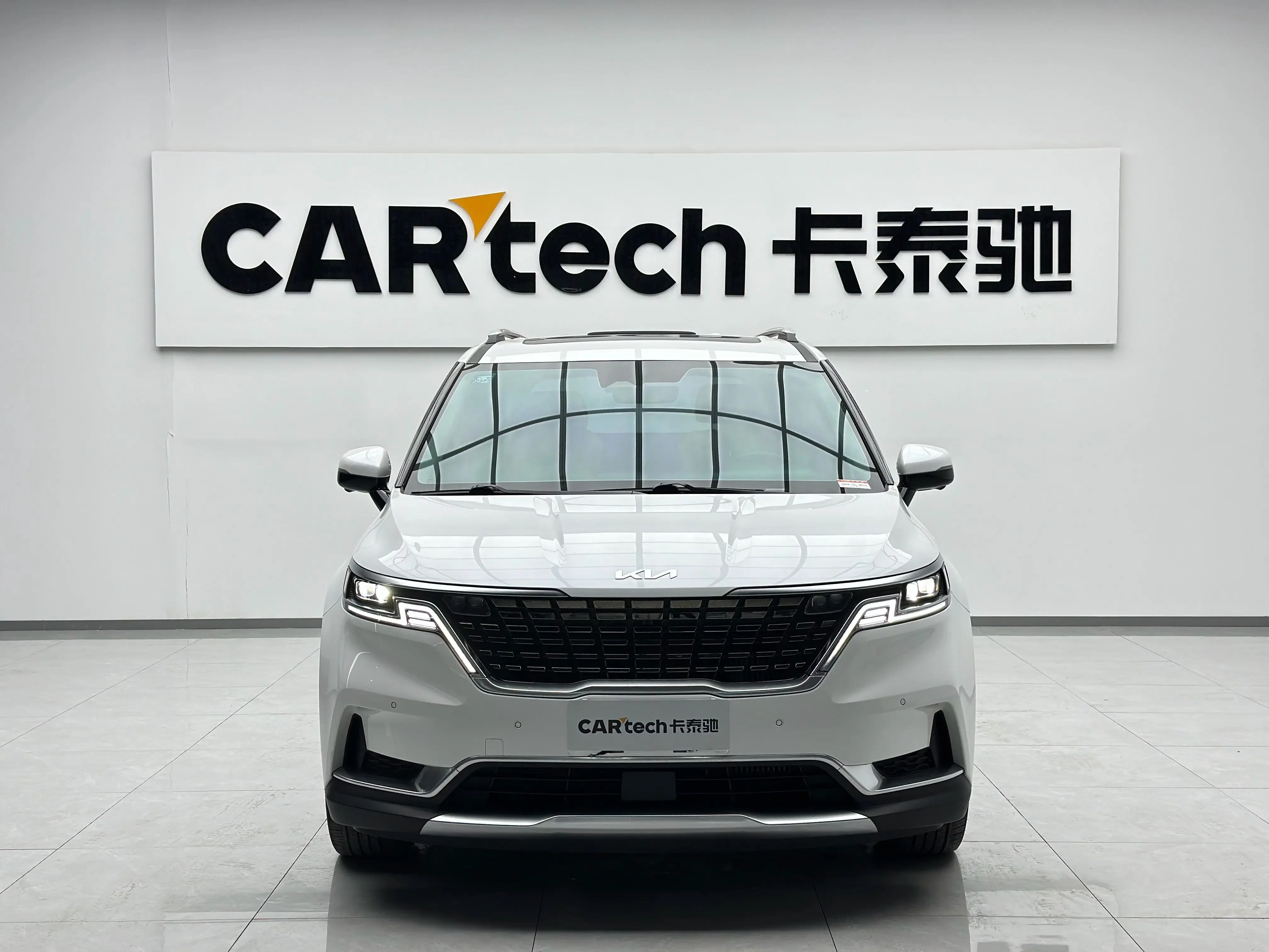 Kia Carnival  из Китая