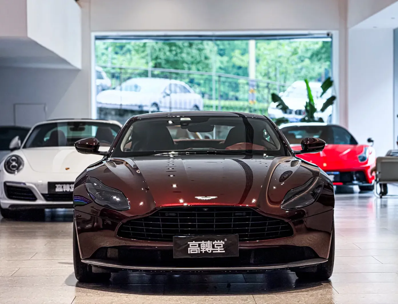 Aston Martin DB11