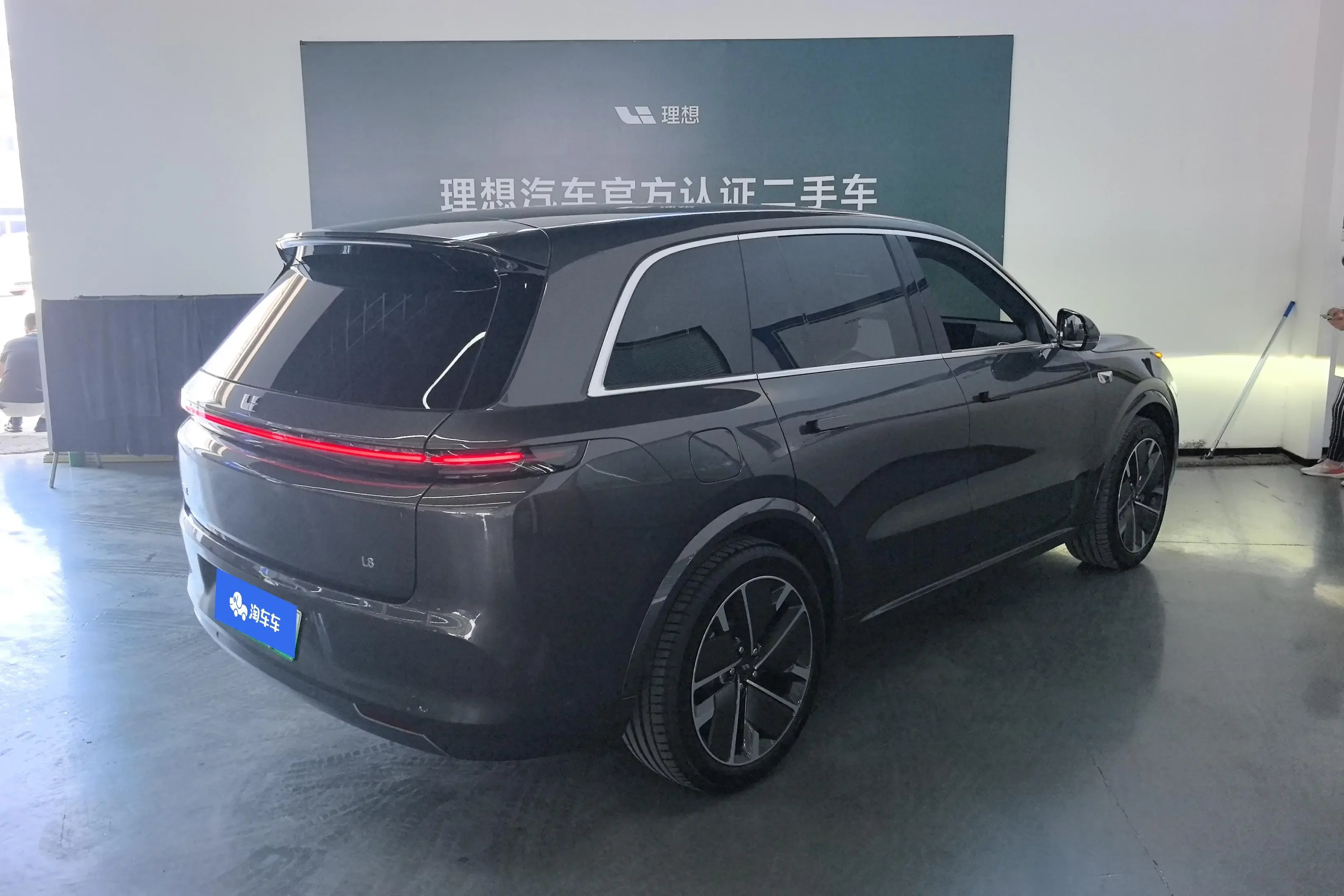 Lixiang L8