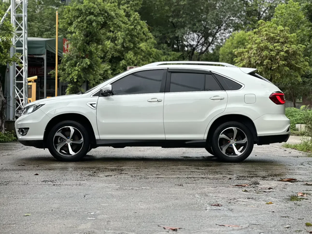 BYD S7