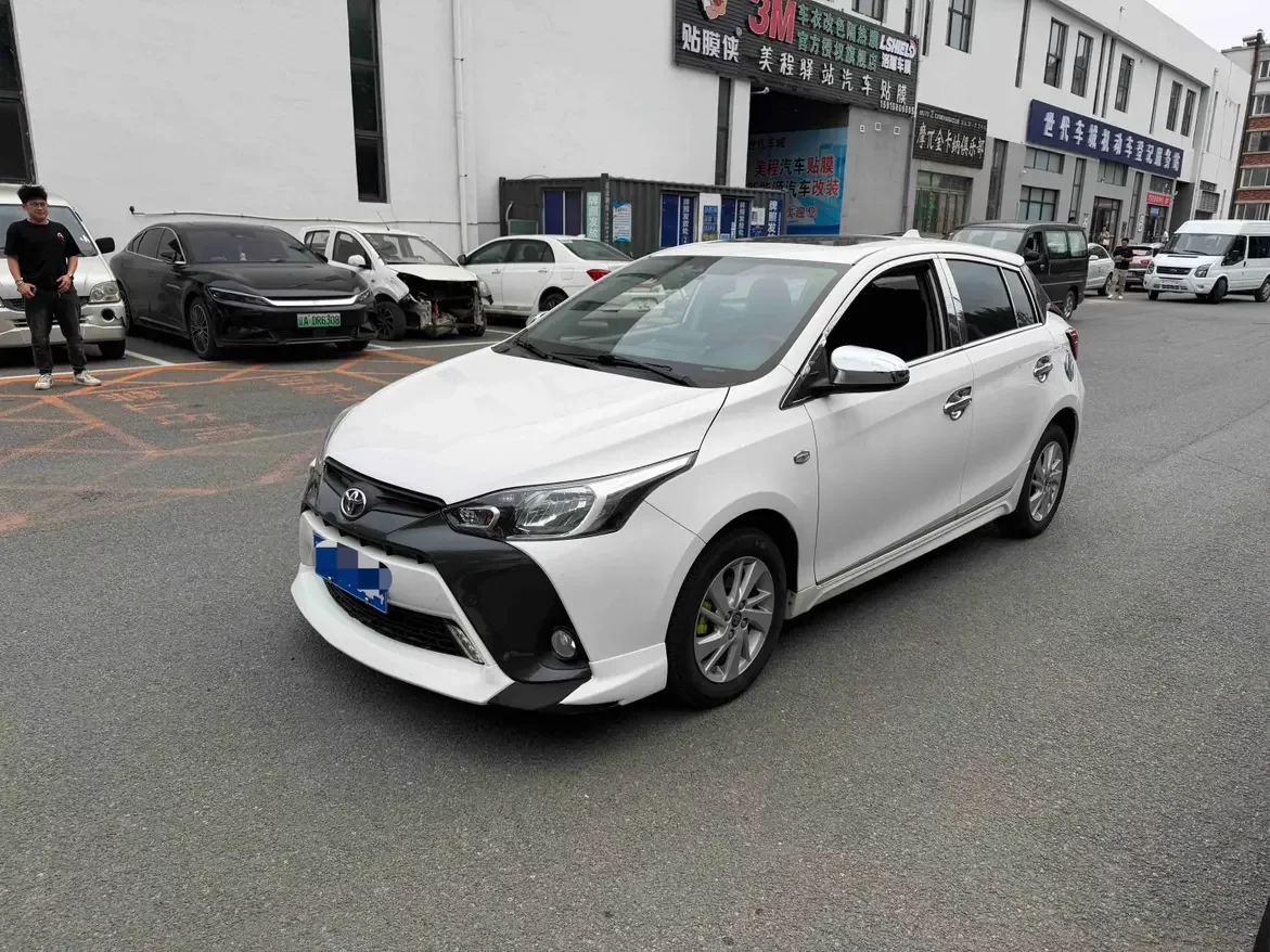 Toyota Yaris L