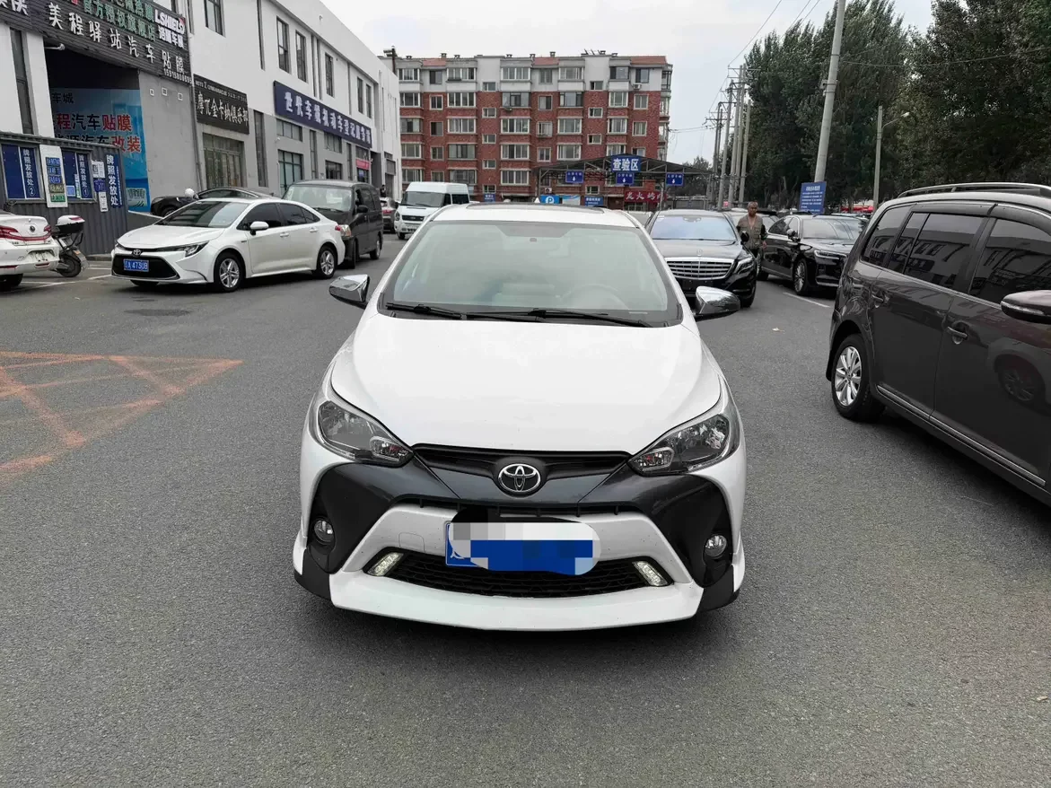 Toyota Yaris L