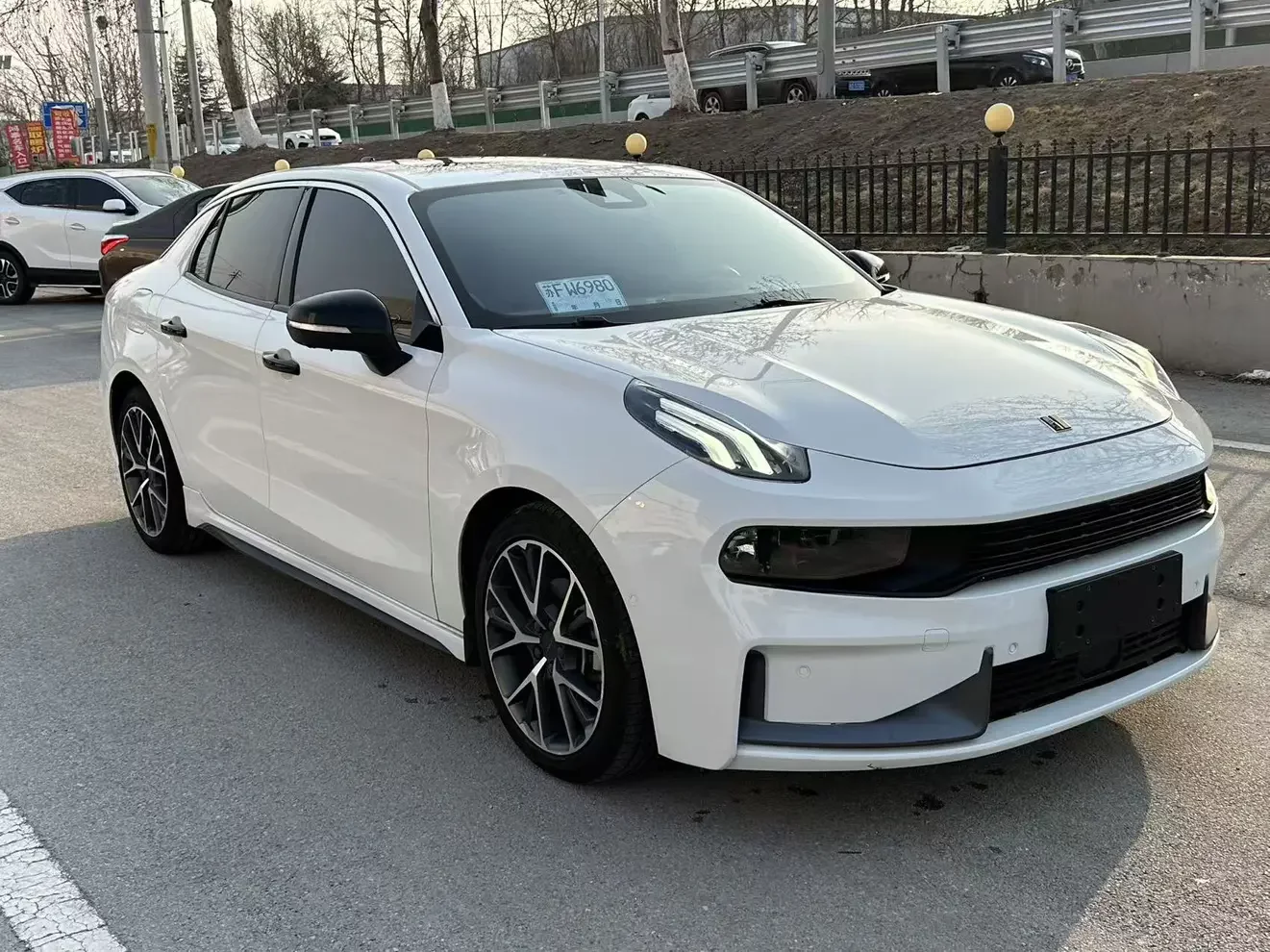 Lynk & Co 03