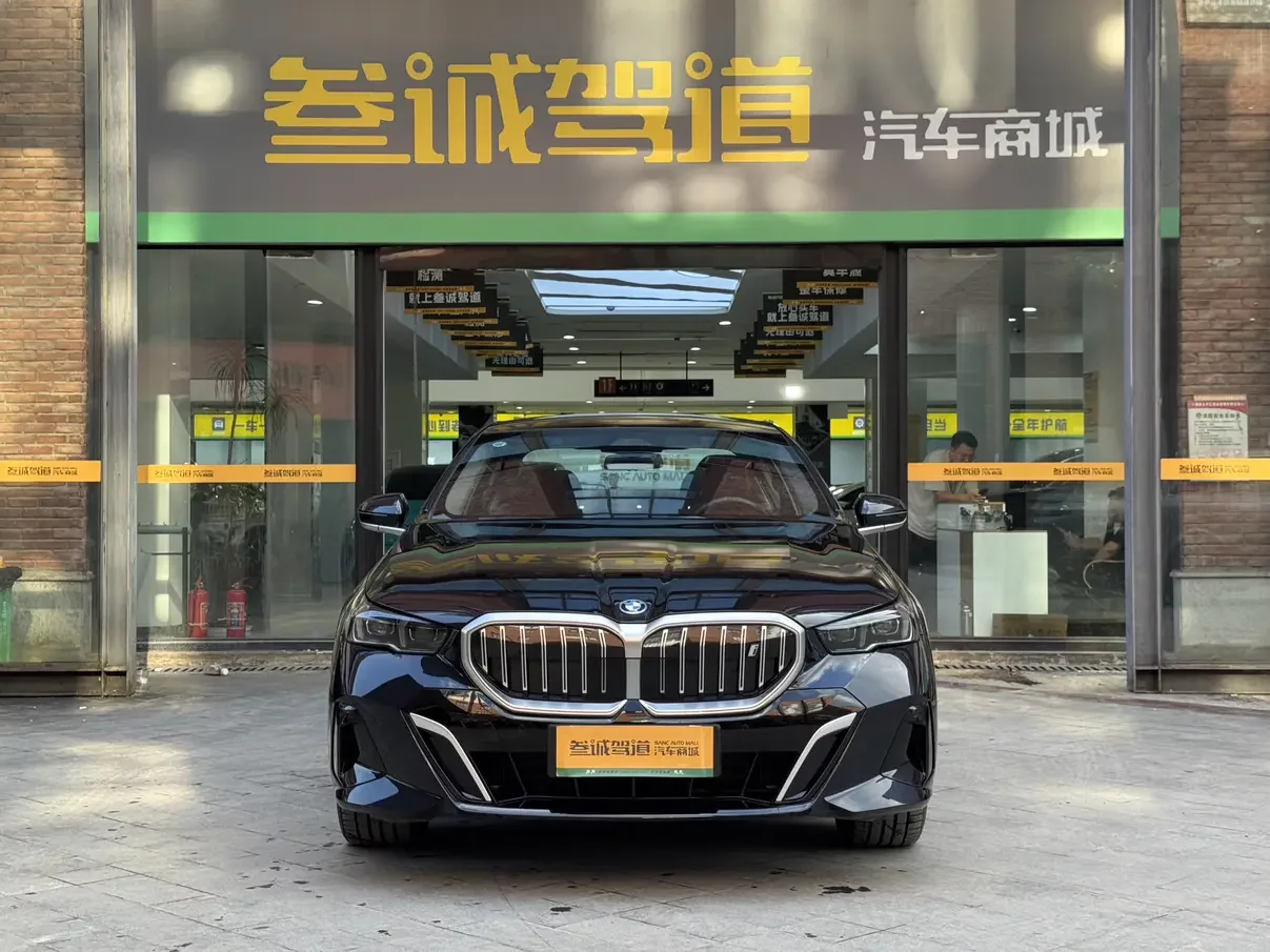 BMW i5