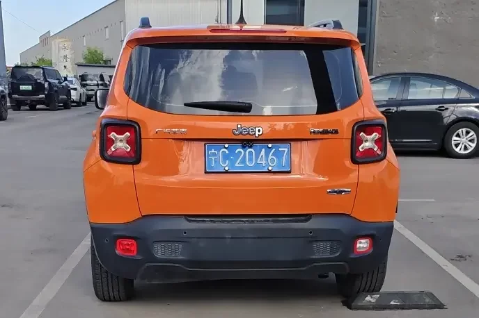 Jeep Freeman