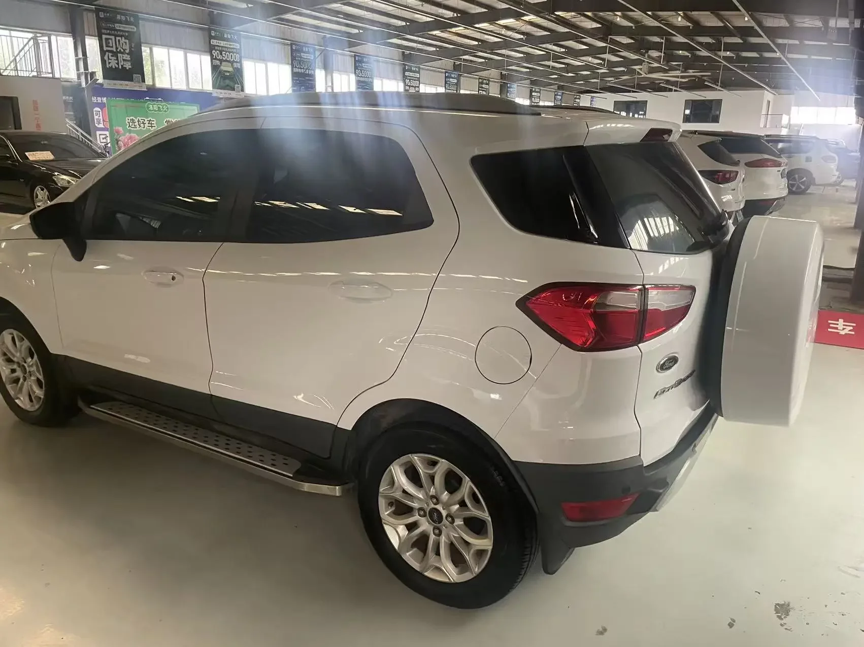 Ford Yibo