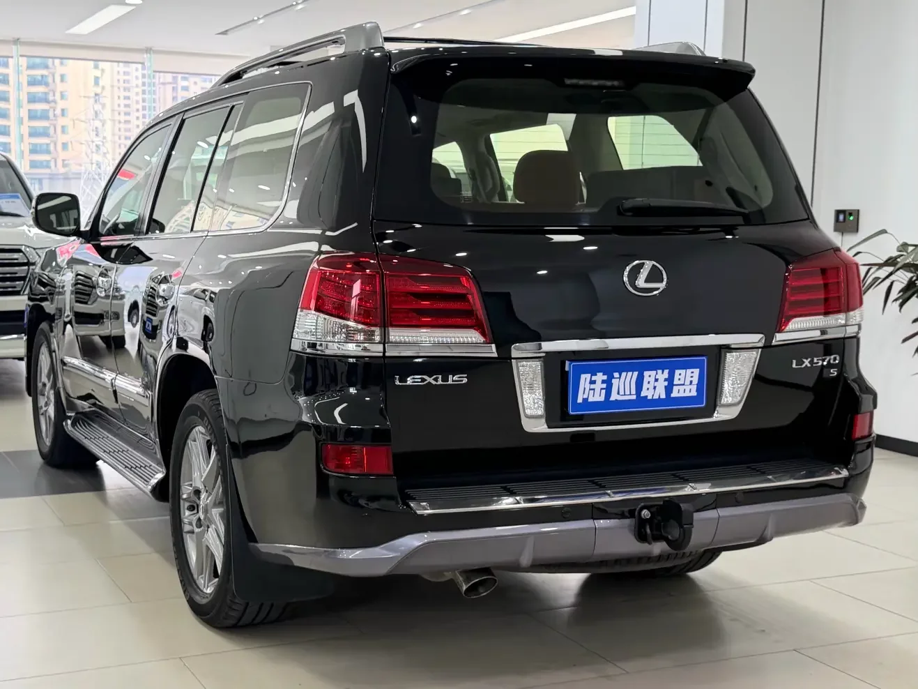 Lexus LX