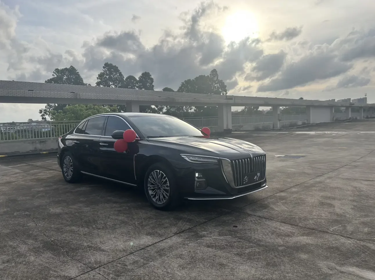 Hongqi H5
