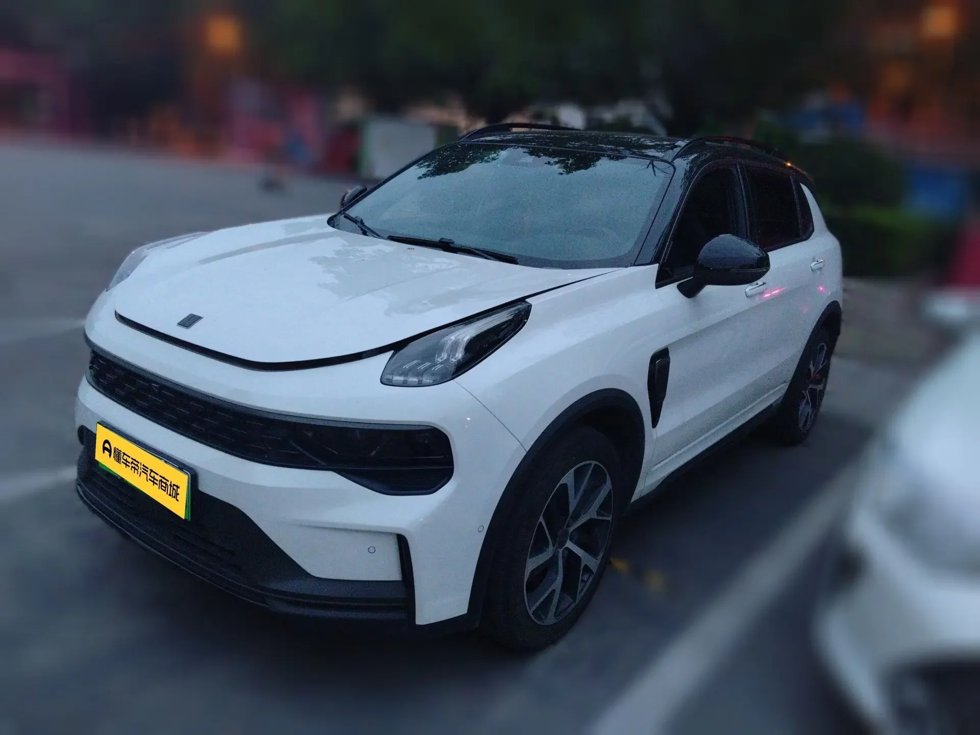Lynk & Co 01 EM-P