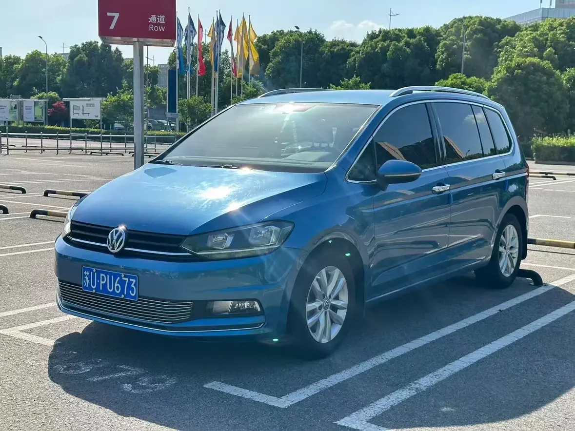 Volkswagen Touran L  из Китая