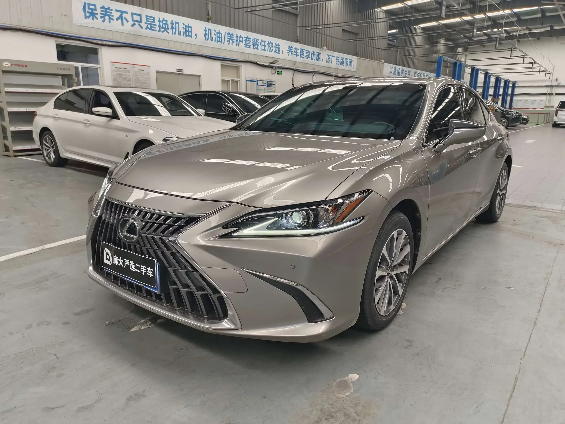 Lexus ES
