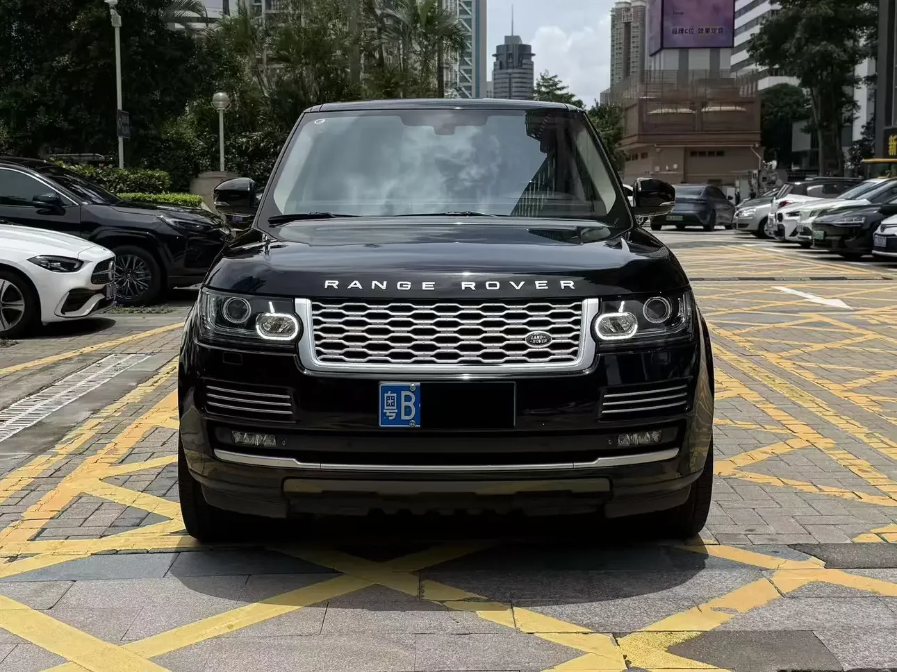 Land Rover range rover