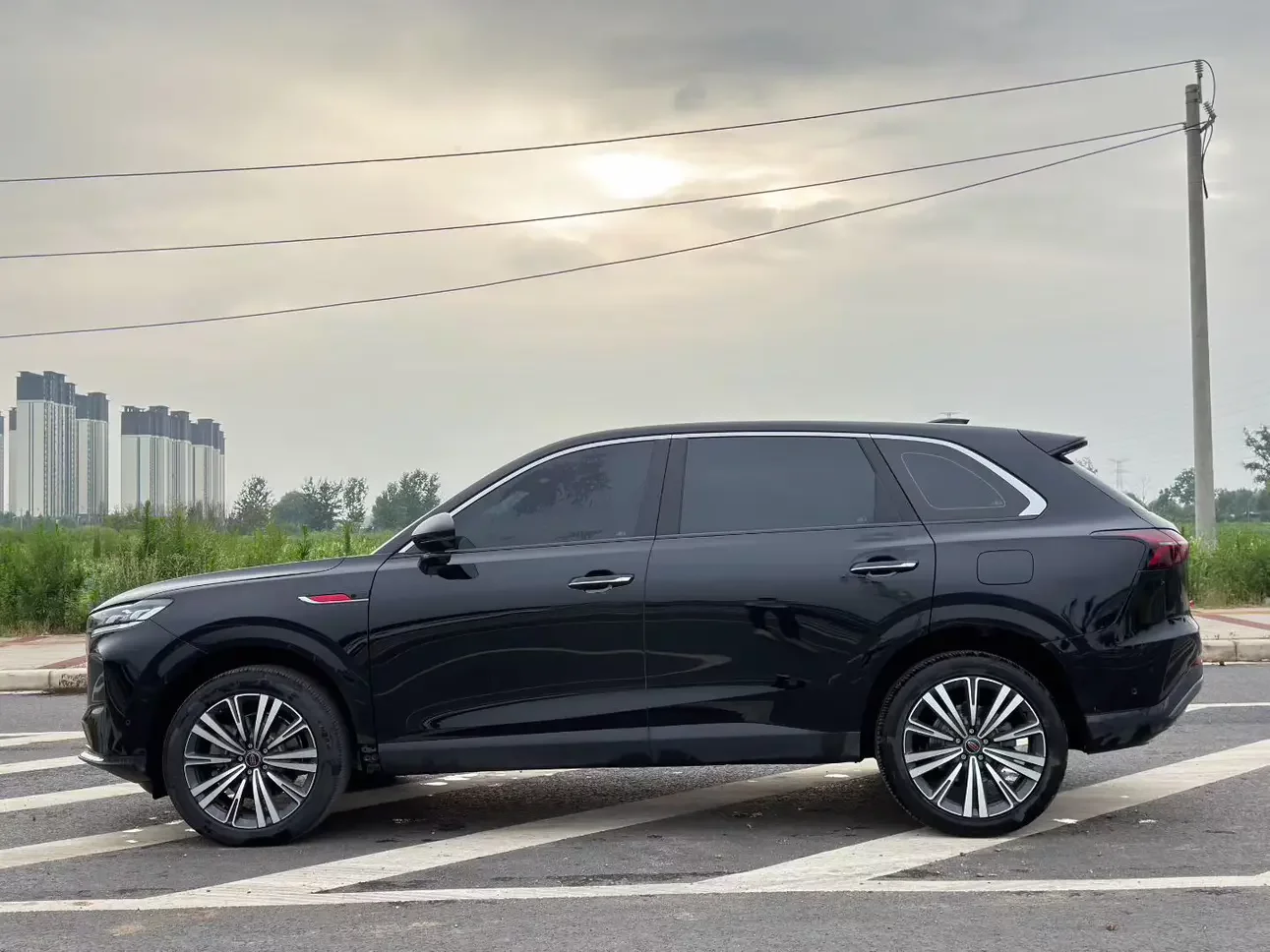 Hongqi HS6 PHEV