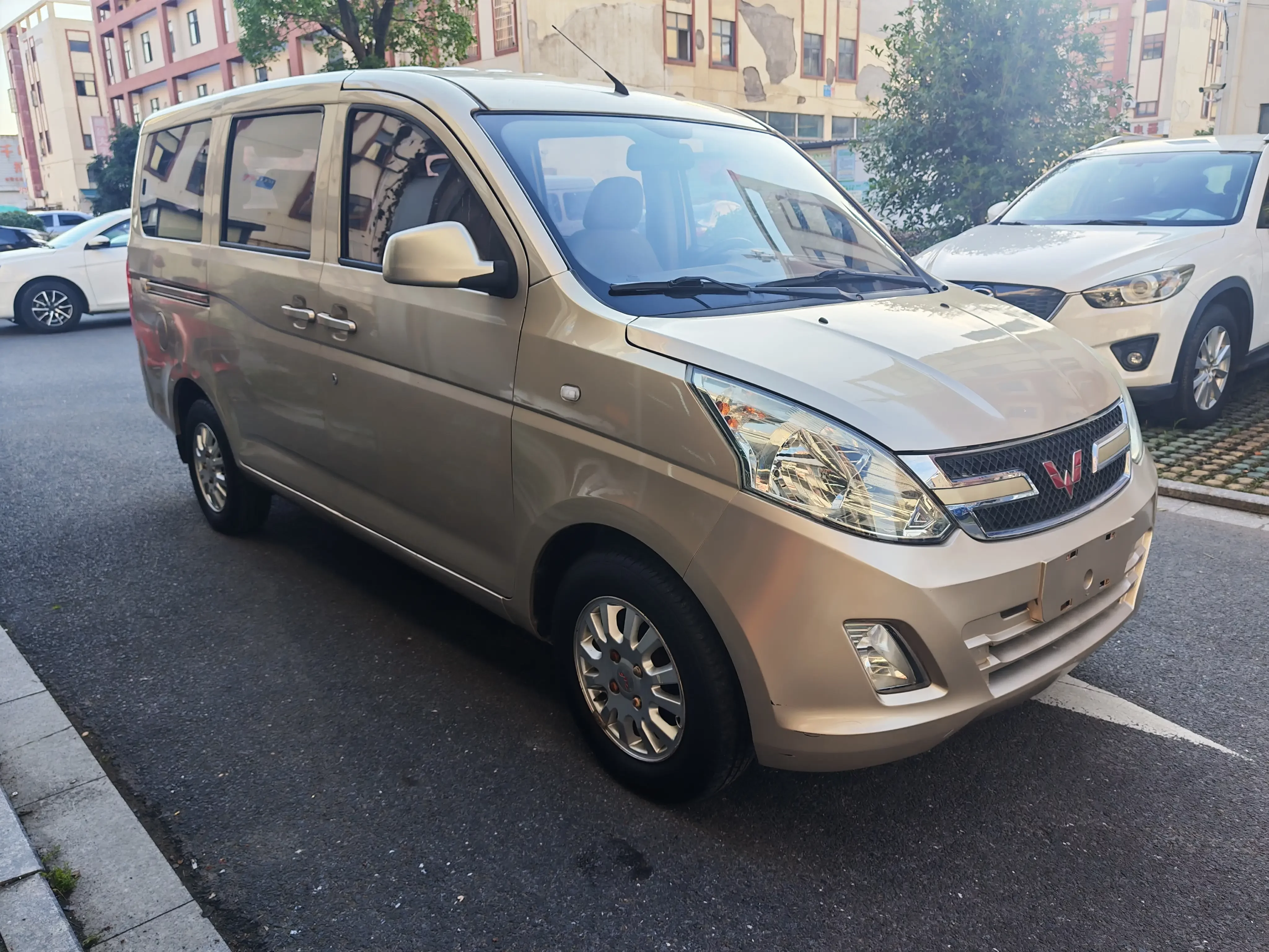 Wuling Rongguang V